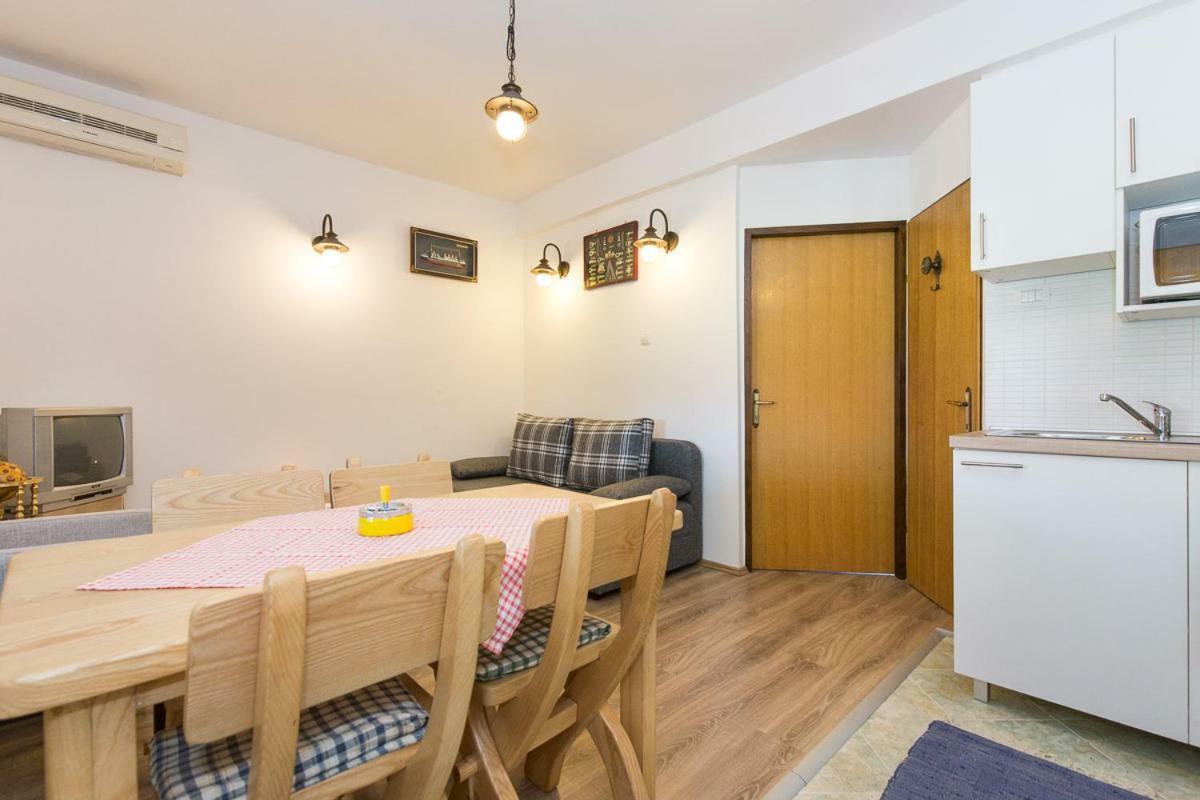 Pape Punat Apartmani I Sobe Exterior photo